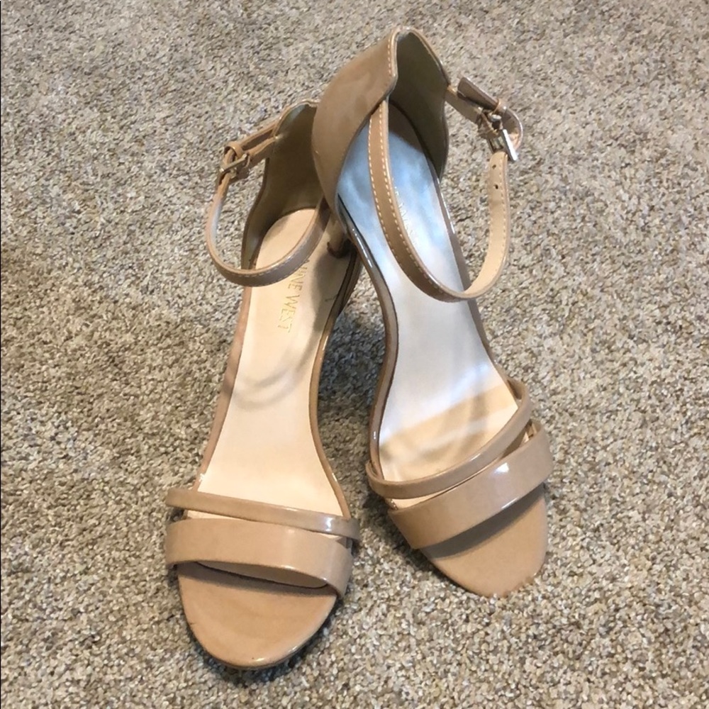 Nude straps sandal heels